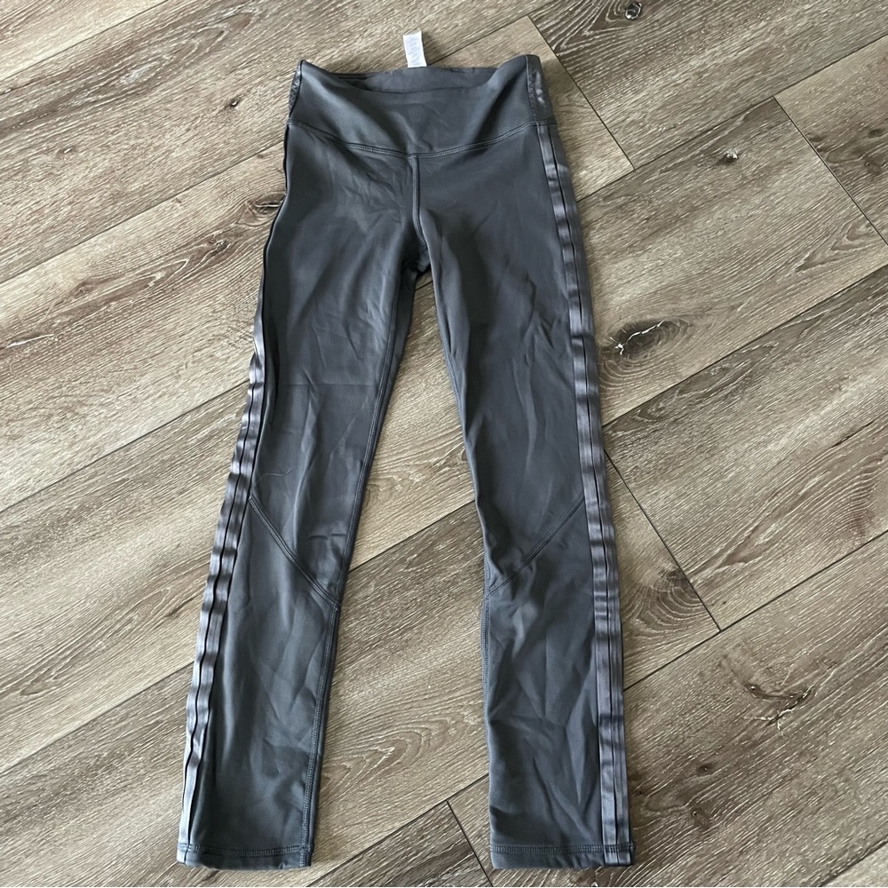IVIVVA By Lululemon athletic pants Grey Size 10